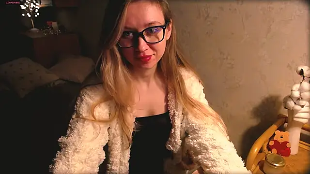 Lina Roo online show from 04/22/26, 05:58