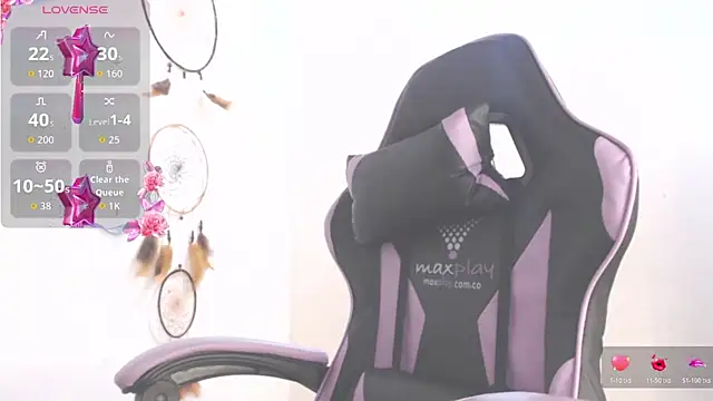 Snapshot of Amara18_ chatting on 11/20/25, 10:42 Amara18 online show from 11/20/25, 10:42