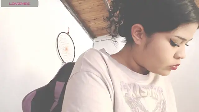 Amara18  online show from 04/23/26, 07:27