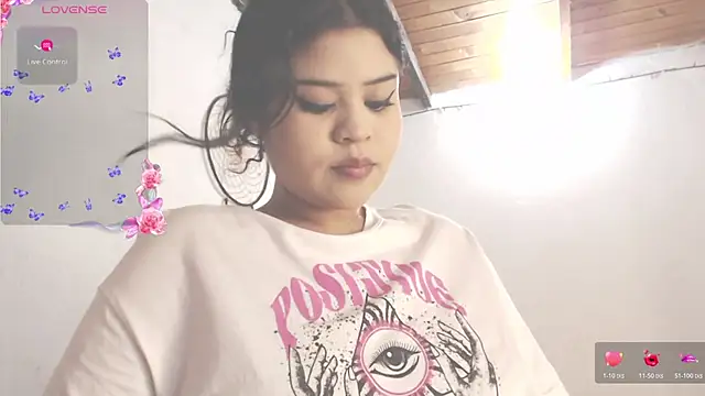 Snapshot of Amara18_ chatting on 05/14/26, 07:09 Amara18 online show from 05/14/26, 07:09