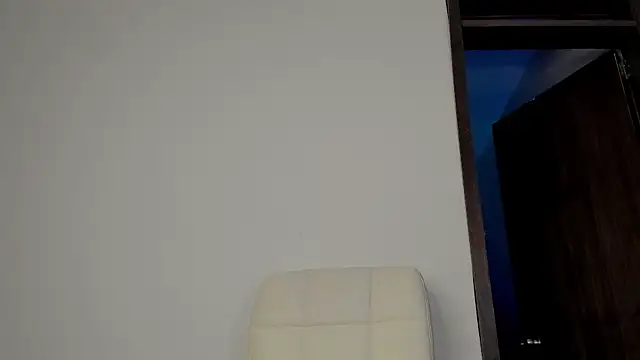 Karoline Marin online show from 12/19/25, 05:58