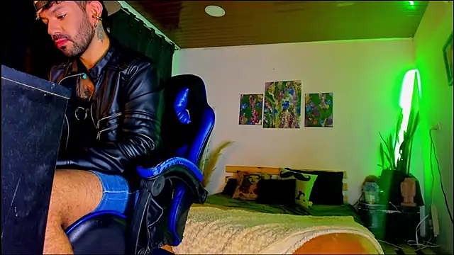 LatinMilk  online show from 02/19/26, 05:36