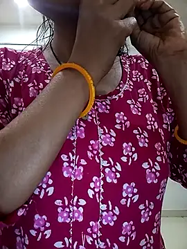 Snapshot of Hot-Shivani chatting on 03/01/25, 01:53 Hot-Shivani online show from 03/01/25, 01:53