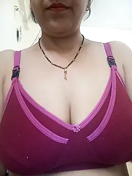 Snapshot of Hot-Shivani chatting on 02/15/26, 07:54 Hot-Shivani online show from 02/15/26, 07:54