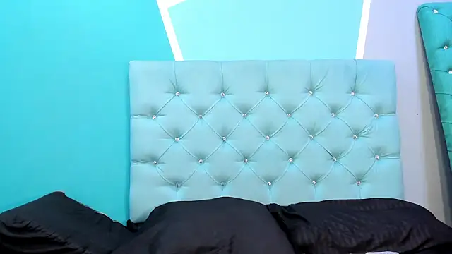 Snapshot of AlondraFerri1 chatting on 02/07/25, 03:23 AlondraFerri1 online show from 02/07/25, 03:23