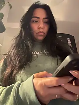 PetitLumiere online show from 11/15/25, 06:00