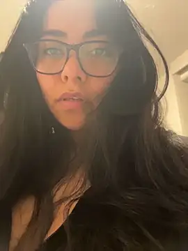 PetitLumiere online show from 04/11/26, 03:22