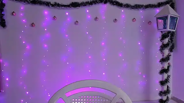 cute roxana  online show from 12/28/24, 10:23