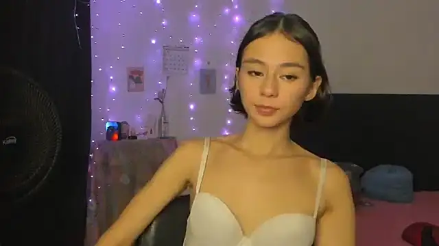 cute roxana  online show from 03/09/25, 11:03