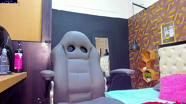 Snapshot of deyy_madissonn chatting on 01/18/25, 08:19 deyy madissonn online show from 01/18/25, 08:19