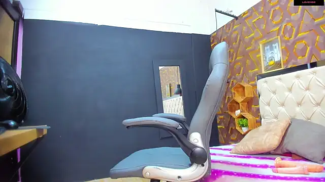 Snapshot of deyy_madissonn chatting on 02/03/25, 08:35 deyy madissonn online show from 02/03/25, 08:35