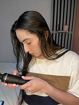 Snapshot of Victoria-And1 chatting on 01/23/25, 12:46 Victoria-And1 online show from 01/23/25, 12:46