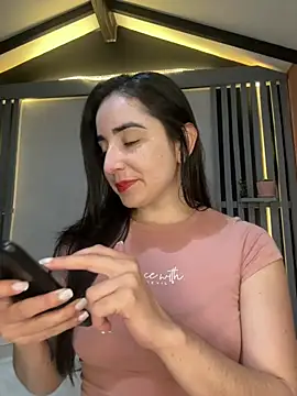 Snapshot of Victoria-And1 chatting on 02/01/25, 01:23 Victoria-And1 online show from 02/01/25, 01:23