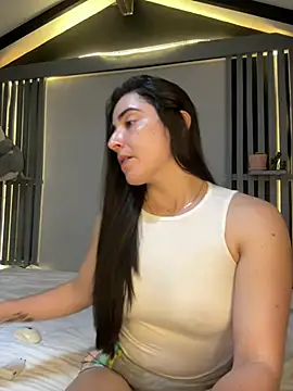 Snapshot of Victoria-And1 chatting on 03/18/25, 01:53 Victoria-And1 online show from 03/18/25, 01:53