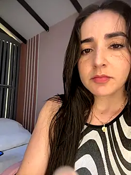 Snapshot of Victoria-And1 chatting on 09/16/25, 01:06 Victoria-And1 online show from 09/16/25, 01:06