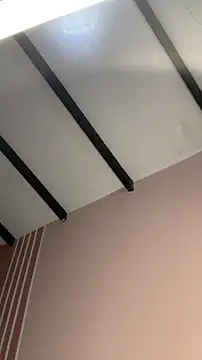 Snapshot of Victoria-And1 chatting on 10/31/25, 01:39 Victoria-And1 online show from 10/31/25, 01:39