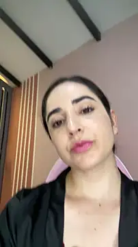 Snapshot of Victoria-And1 chatting on 11/26/25, 01:39 Victoria-And1 online show from 11/26/25, 01:39