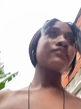 Snapshot of AleezaFrench chatting on 12/21/24, 05:40 AleezaFrench online show from 12/21/24, 05:40