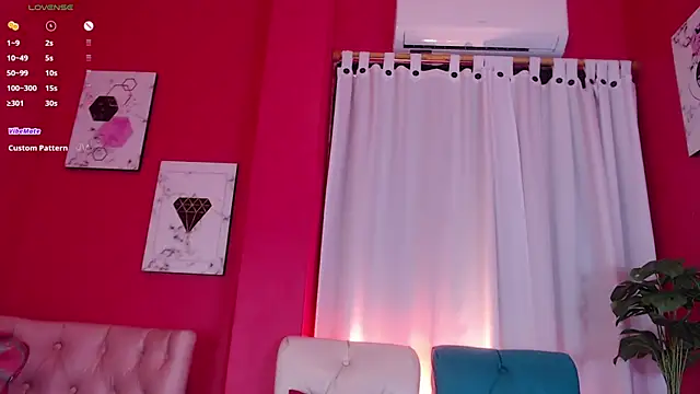 Snapshot of AleezaFrench chatting on 01/27/25, 02:24 AleezaFrench online show from 01/27/25, 02:24