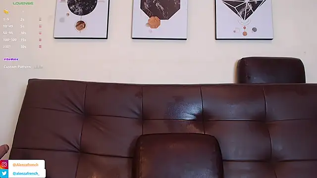 Snapshot of AleezaFrench chatting on 03/05/25, 05:18 AleezaFrench online show from 03/05/25, 05:18