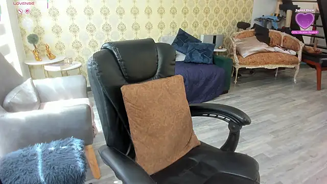 Snapshot of _angelina_class_7 chatting on 10/24/25, 03:30 angelina class 7 online show from 10/24/25, 03:30