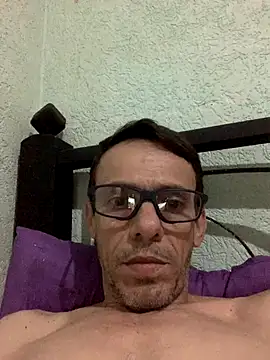 Snapshot of EdsonCota chatting on 09/27/25, 01:10 EdsonCota online show from 09/27/25, 01:10