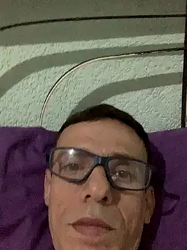 Snapshot of EdsonCota chatting on 11/08/25, 03:39 EdsonCota online show from 11/08/25, 03:39