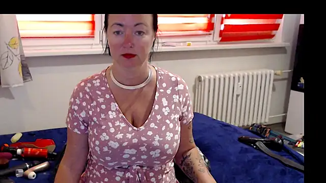 Snapshot of Alexie33 chatting on 07/19/26, 11:25 Alexie33 online show from 07/19/26, 11:25