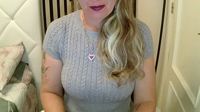 xxNoeliaxx online show from 03/08/26, 08:07