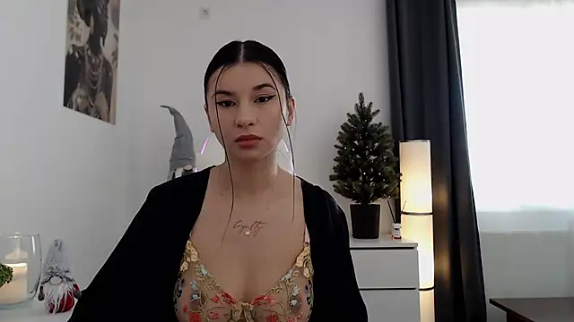 Snapshot of Simply_the_best chatting on 12/13/24, 09:46 Simply the best online show from 12/13/24, 09:46