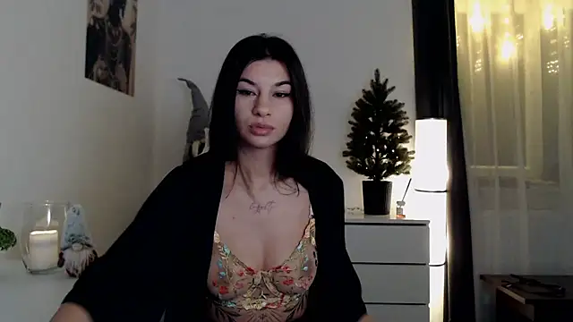 Snapshot of Simply_the_best chatting on 12/23/24, 04:17 Simply the best online show from 12/23/24, 04:17