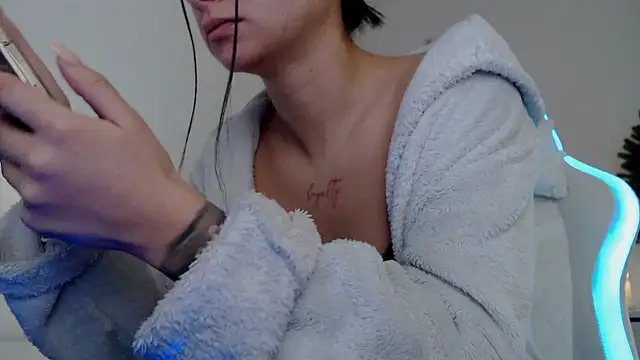 Snapshot of Simply_the_best chatting on 01/05/25, 07:28 Simply the best online show from 01/05/25, 07:28