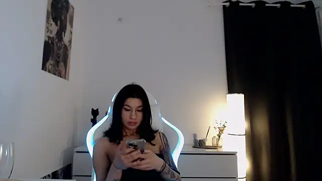 Snapshot of Simply_the_best chatting on 01/31/25, 04:27 Simply the best online show from 01/31/25, 04:27