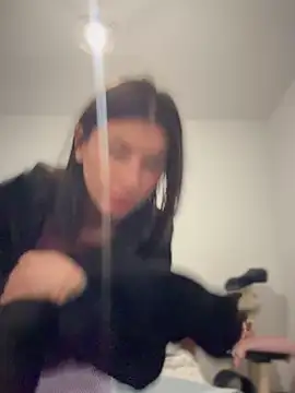 Snapshot of Simply_the_best chatting on 02/17/25, 08:47 Simply the best online show from 02/17/25, 08:47