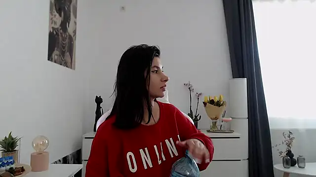 Snapshot of Simply_the_best chatting on 03/06/25, 01:14 Simply the best online show from 03/06/25, 01:14