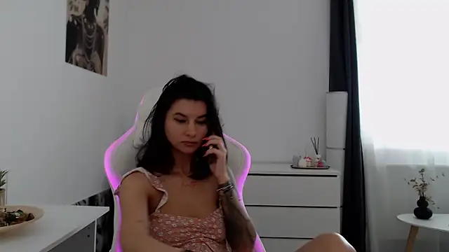 Snapshot of Simply_the_best chatting on 03/14/25, 02:08 Simply the best online show from 03/14/25, 02:08