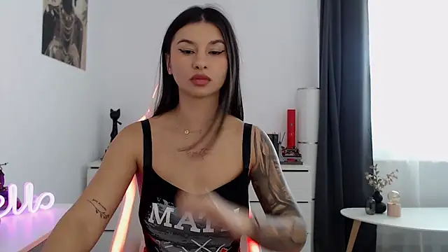 Snapshot of Simply_the_best chatting on 09/27/25, 01:49 Simply the best online show from 09/27/25, 01:49