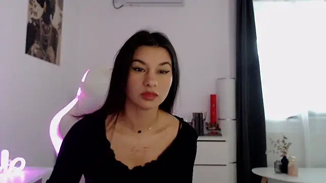 Snapshot of Simply_the_best chatting on 10/07/25, 12:46 Simply the best online show from 10/07/25, 12:46