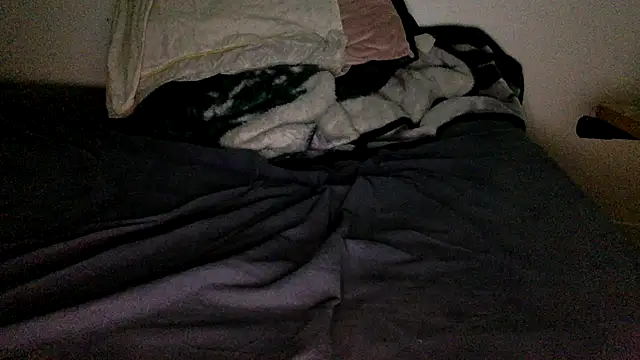 Snapshot of molozeb chatting on 09/20/25, 02:23 molozeb online show from 09/20/25, 02:23