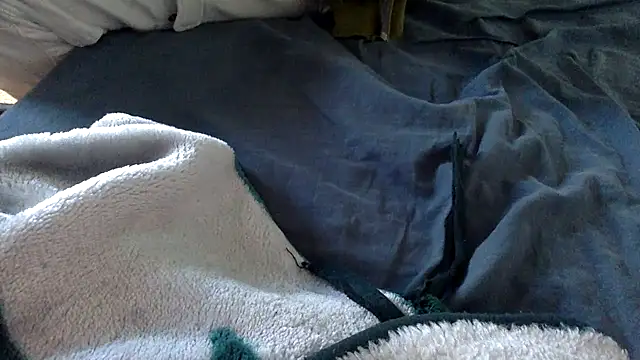 Snapshot of molozeb chatting on 09/21/25, 05:03 molozeb online show from 09/21/25, 05:03