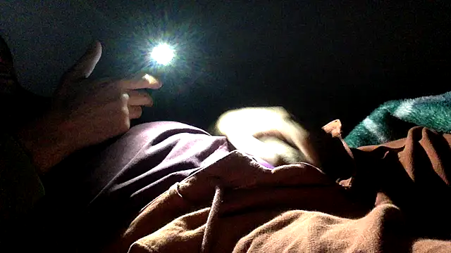 Snapshot of molozeb chatting on 09/24/25, 12:25 molozeb online show from 09/24/25, 12:25