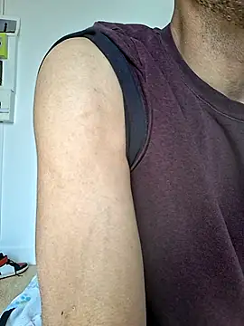 Snapshot of molozeb chatting on 10/02/25, 12:45 molozeb online show from 10/02/25, 12:45