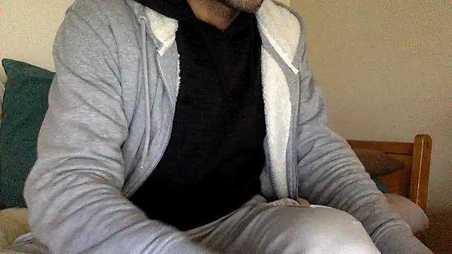 Snapshot of molozeb chatting on 10/29/25, 03:36 molozeb online show from 10/29/25, 03:36