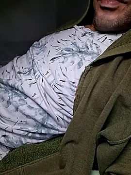 Snapshot of molozeb chatting on 10/31/25, 05:58 molozeb online show from 10/31/25, 05:58