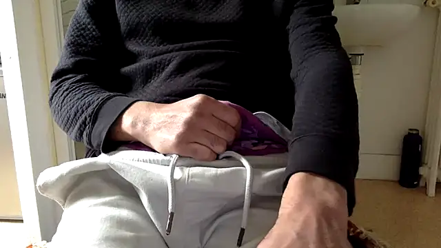 molozeb online show from 11/25/25, 10:15