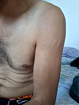 Snapshot of molozeb chatting on 07/07/26, 02:54 molozeb online show from 07/07/26, 02:54
