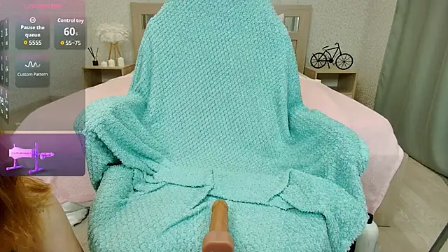 oliviiaa online show from 10/02/25, 12:28