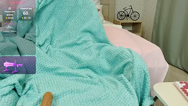 oliviiaa online show from 10/06/25, 12:19