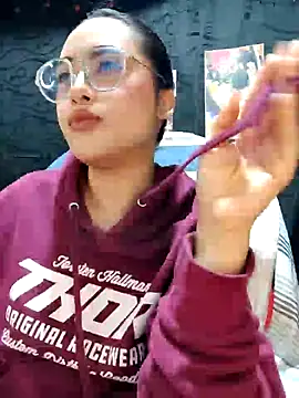 Snapshot of Janna_mnt chatting on 02/04/25, 04:48 Janna mnt online show from 02/04/25, 04:48