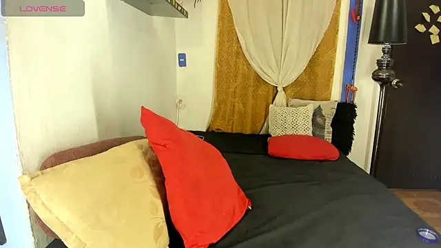 SARAMISHA online show from 11/05/25, 02:28